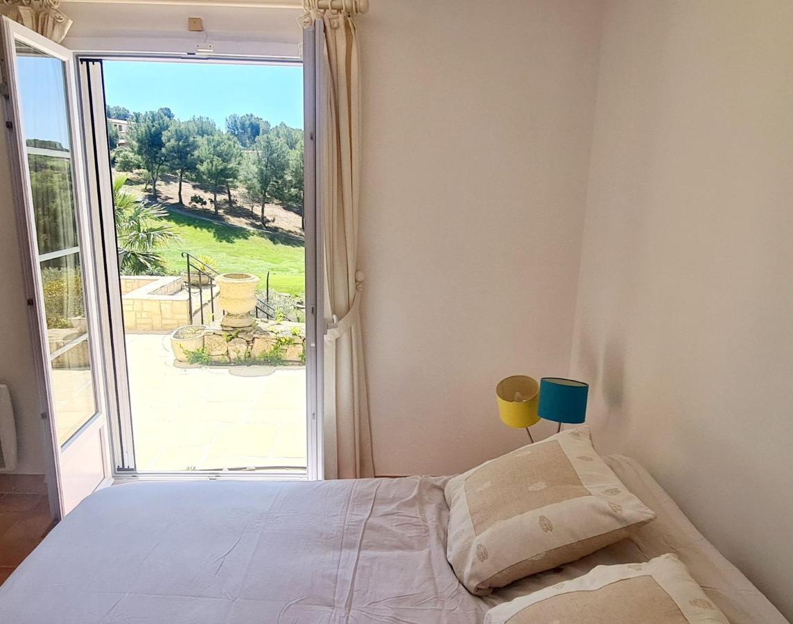 Villa Dans Cadre D'Exception - Golf, Piscine Et Tennis Prive Saint-Cyr-sur-Mer Eksteriør bilde